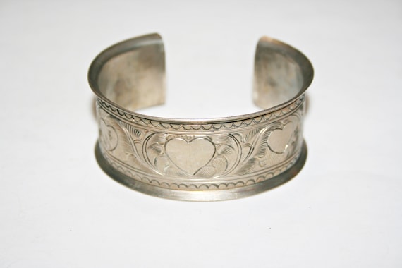 Vintage Rajasthani Sterling Silver Heart Swirl Cuff Bracelet Vintage Rajasthani Sterling Silver Heart Swirl Cuff Bracelet