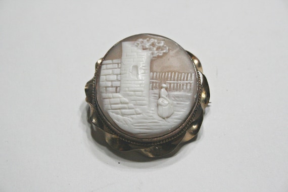 Antique Victorian Hand Carved Cameo Brooch - image 1