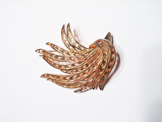 c1960s Vintage Gold Tone  Leaf Brooch - image 1