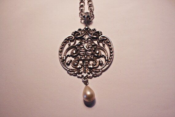Vintage Avon Silver Tone Ornate Drop Necklace - image 6