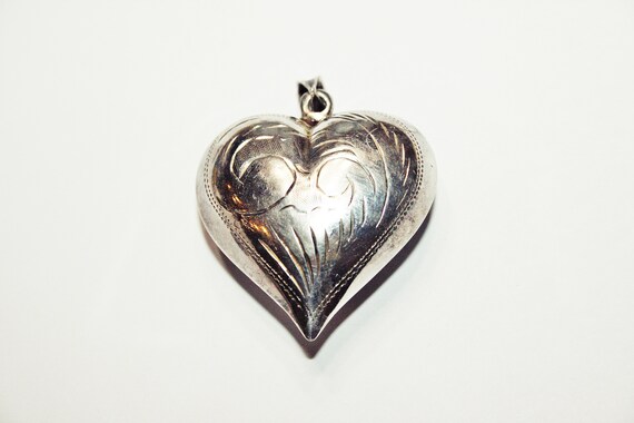 Vintage Large Sterling Silver Puff Heart Pendant - Large Silver Puffed Heart Pendant Vintage Large Sterling Silver Puff Heart Pendant - Large Silver Puffed Heart Pendant