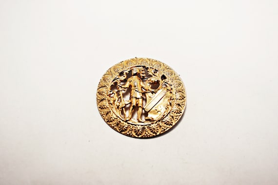 c1950s Vintage Gold Tone Knight Brooch - image 1