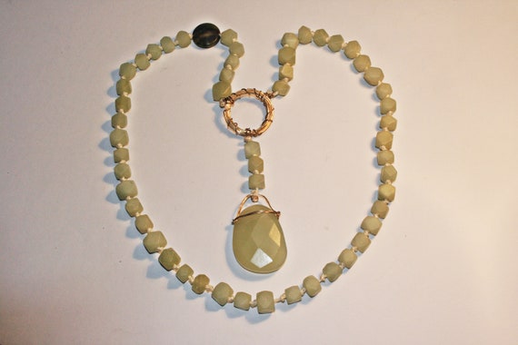 Vintage Celadon Green Soapstone Sautoir Necklace - image 7