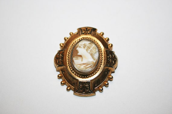 Vintage Hand Carved Gold Tone Cameo Brooch - image 5