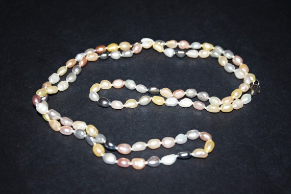 Vintage Genuine Freshwater Pearl Necklace - image 3