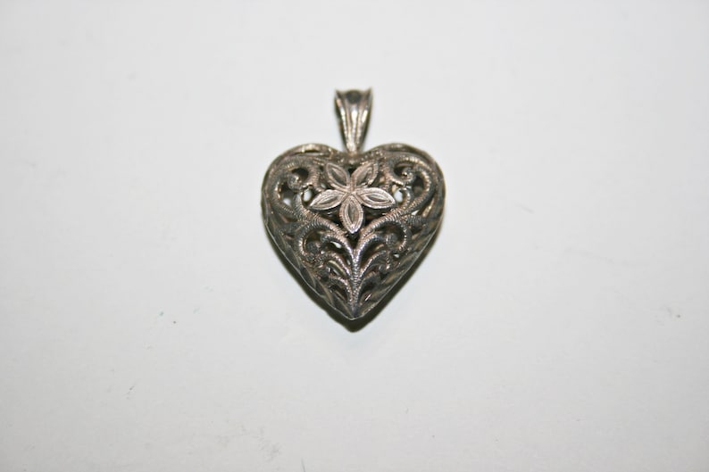 Vintage Sterling Silver Filigree Heart Pendant