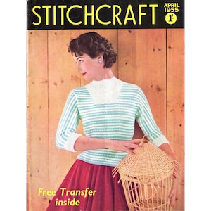 Puede incluir: Una portada de revista vintage para Stitchcraft, edición de abril de 1955. La portada presenta a una mujer con un suéter a rayas azul y blanco y una falda roja. Ella está sosteniendo una cesta de mimbre. El texto "Free Transfer inside" está impreso en la parte inferior de la portada.
