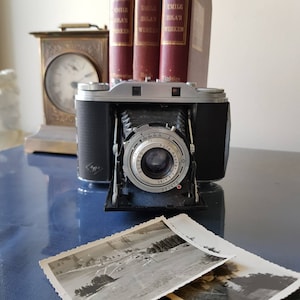 Vintage Agfa Billy Folding Camera – German Made, Mid-Century Film Camera, Retro Photography Collector Piece