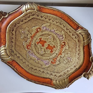 Vintage Florentiner Holztablett - Italienisches Serviertablett aus vergoldetem Holz mit Pinken und Orangefarbenen Akzenten