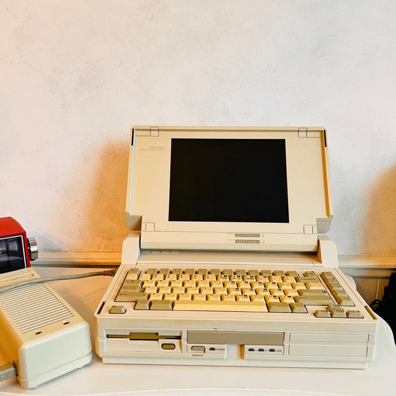Vintage Compaq Slt/386s-20 Portable PC With Lotus 1-2-3 – 1990s Retro ...