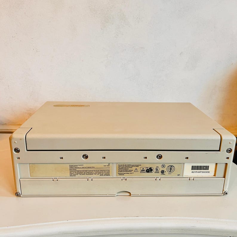 Vintage Compaq Slt/386s-20 Portable PC With Lotus 1-2-3 – 1990s Retro ...