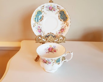 Vintage Royal Albert Berkeley tekopp och fat – blommigt set i benporslin, tillverkat i England