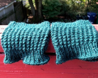 Socks - Knit - Floating Ribs in Emerald Isles (S/M)