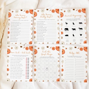 K&ouml;nnte beinhalten: Ein Satz druckbarer Babyparty-Spielkarten mit Herbstthema. Die Karten zeigen ein K&uuml;rbis- und Blumendesign. Die Spiele beinhalten "Wer kennt Mama am besten?", "Wer kennt Papa am besten?", "Tierische Schwangerschaft", "Mama sagte - Papa sagte", "Finde das G&auml;ste-Bingo" und "Baby ABC".