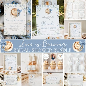 Pode incluir: Um pacote para chá de panela com tema de café. Inclui convites, placa de boas-vindas, cartões de receitas, cartões de agradecimento, etiquetas de alimentos e muito mais. O design apresenta uma xícara de café com arte latte em forma de coração, detalhes florais azuis e o texto "Love is Brewing".
