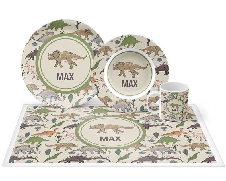 dinosaur with large head plate