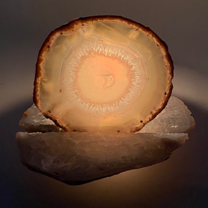 Rock oil candle with backlit agate slice | agate oil candle, crystal oil lamp, boho lamp, accent lamp, great gift for rock or candle lovers