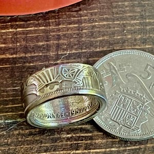 Spain Coin Ring – 5 PTAS Spanish Vintage Ring – Handmade Coin Jewelry – Collector Gift Charm – Custom Ring Spain Collectible