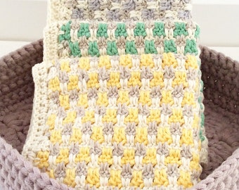 Crochet washcloth pattern, crochet facecloth pattern, crochet face washer pattern, beginner crochet pattern