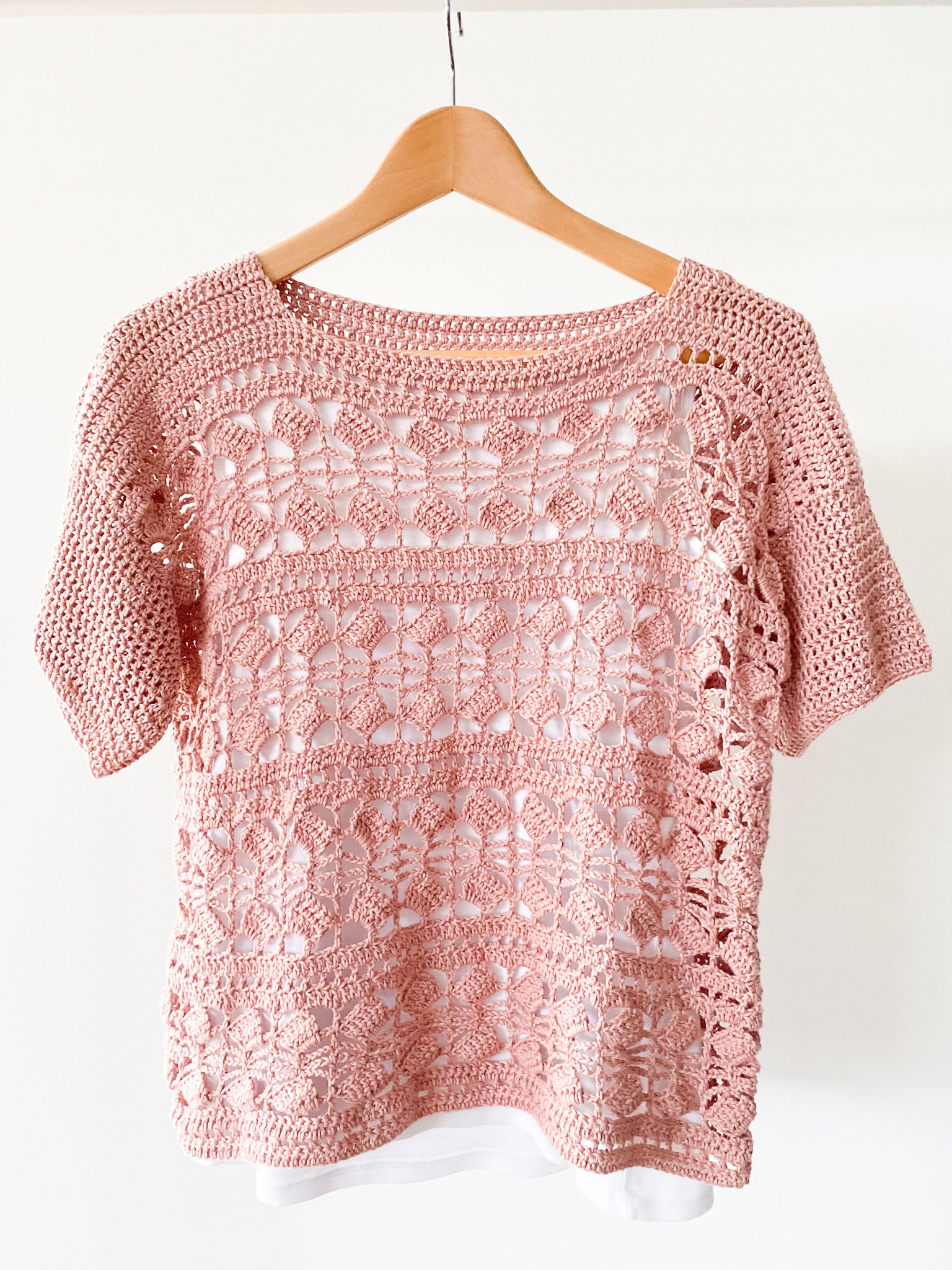 Snowdrop Lace Front Crop Top: Crochet pattern