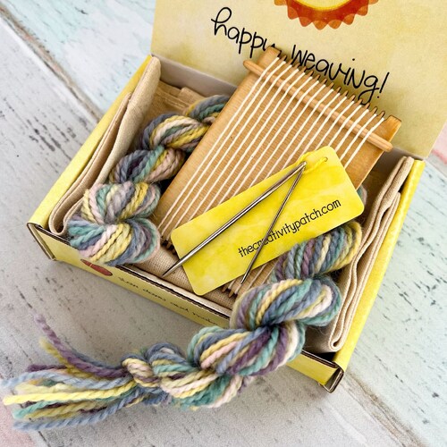 Square Loom Weaving Kit Kit Includes a Loom Yarn Comb Etsy UK