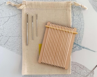 Wood Mini Loom, 2.5x3.5 Inch Loom