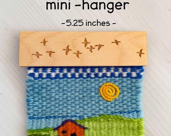 Engraved Bird Tapestry Hanger, Small Textile Display (5.25 Inches)