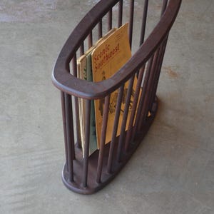 1960&#39;S Arthur Umanoff walnut magazine rack