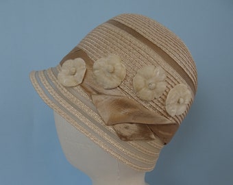 1920s Cloche hat Cream Straw with Cream Flowers, Reproduction, size 6 3/4 or 21.25 inches