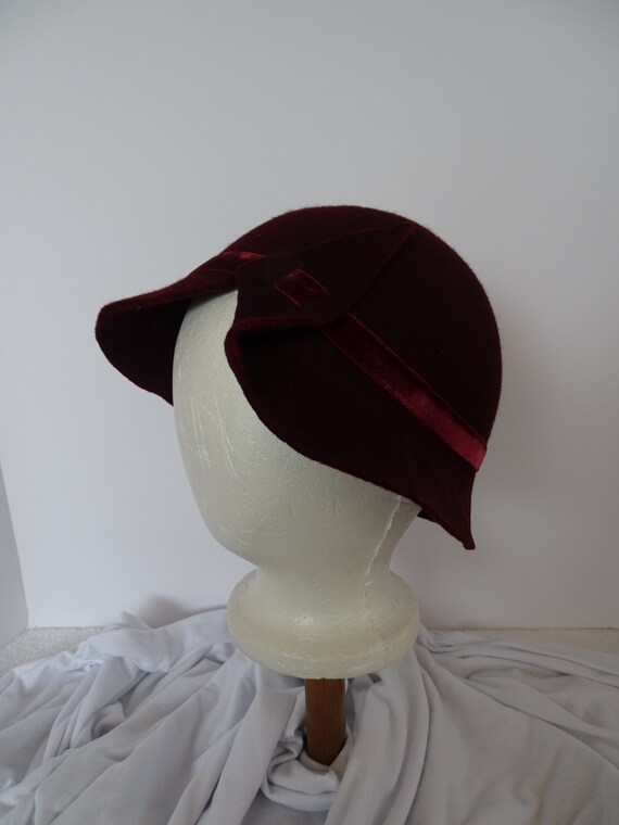 cloche hat restaurant