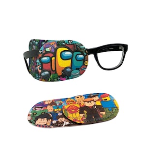 Può includere: Due paia di parches per occhi colorati con diversi personaggi dei cartoni animati. Un paio presenta personaggi del videogioco Among Us, l'altro paio presenta personaggi del gioco online Roblox.