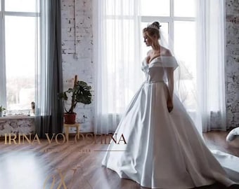 Satin wedding dress Off the shoulder wedding dress Corset wedding dress Wedding ball gown Minimalist wedding dress Simple wedding dress