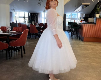 Plus size wedding dress Tea length wedding dress Short wedding dress Modest wedding dress Tulle wedding dress Sleeve wedding dress