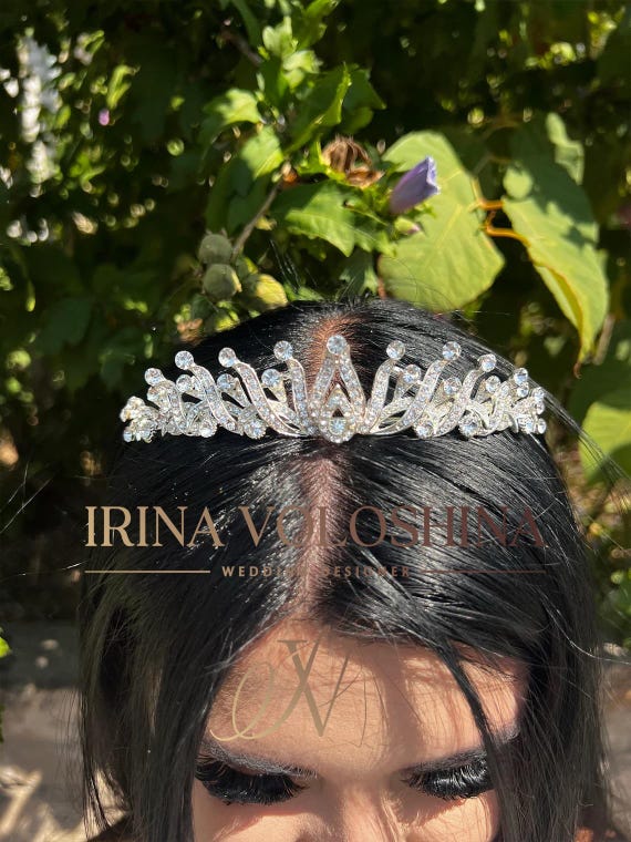Crystal Bridal Tiara Elegant Wedding Headpiece for Bride  display picture 2