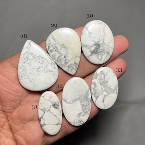 Witte howliet cabochon: natuurlijke edelsteen voor het maken van sieraden