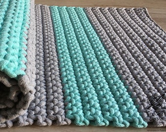 tapis crochet rectangulaire, tapis rectangulaire, tapis au crochet, tapis tricoté, tapis tricoté à la main, tapis rectangulaire gris et menthe ou choix de la couleur