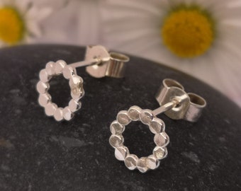 Handmade tiny hammered silver daisy stud earrings. Silver flower earrings. Spring gift. Mothers Day gift