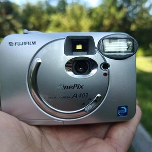 Fujifilm FinePix A403 — Appareil photo numérique cyber-vintage des années 2000 | Testé et vibrations incluses