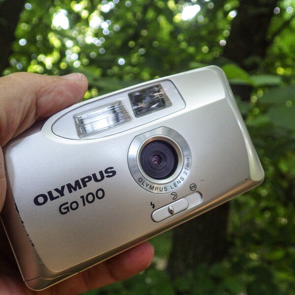 Appareil photo argentique compact Olympus GO-100 vintage