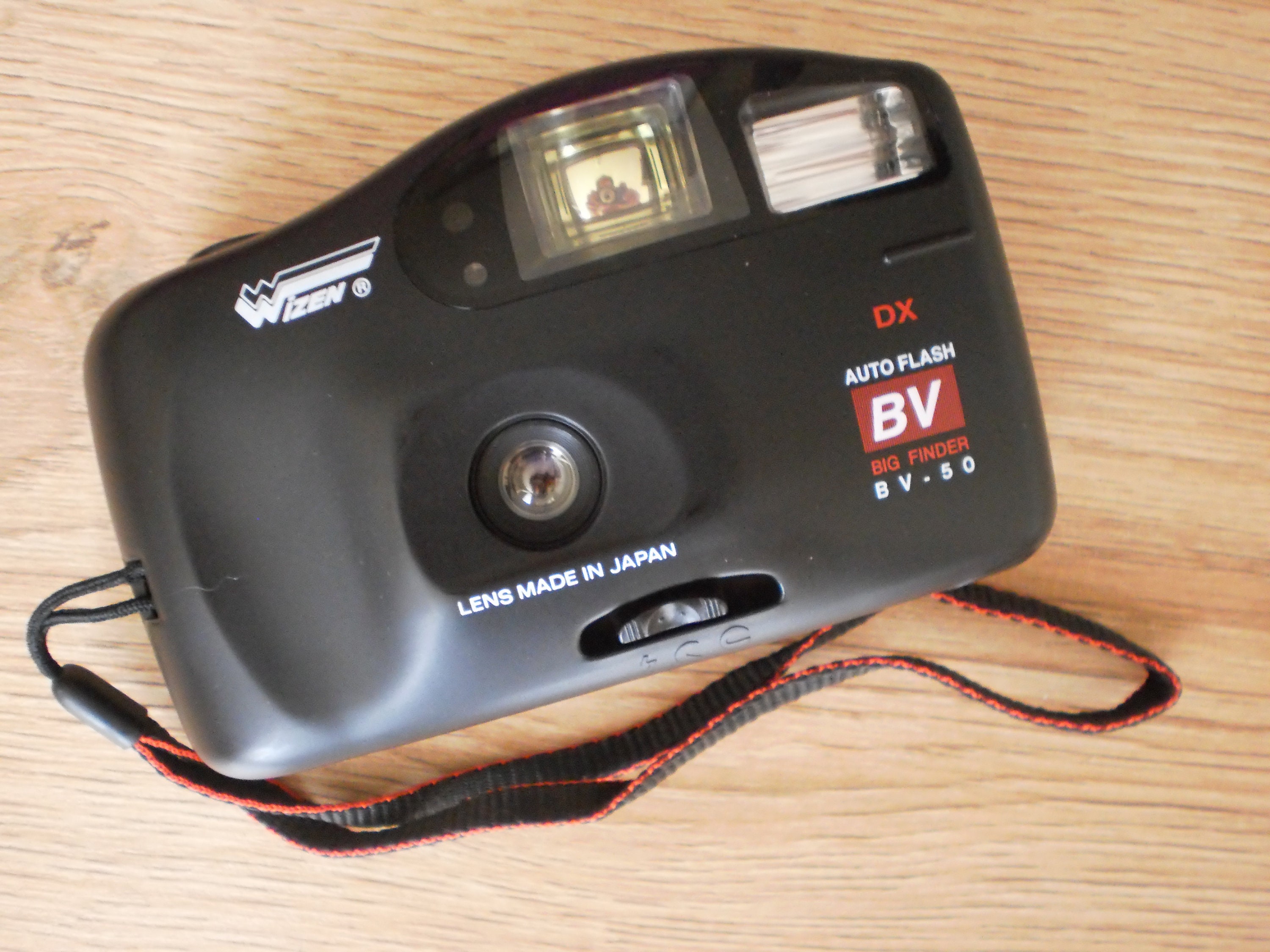Wizen BV-50 simple and convenient 35mm film camera Point and shoot with Big Finder