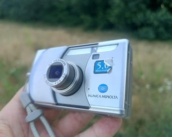 Konica Minolta DiMAGE G530 5MP CCD Digital Camera Tested Working Metal Slider Vintage Y2K SD Card Charger Battery