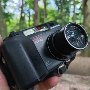 Olympus Camedia C-3030 / Vintage Digital Camera / 3.3MP / 3x optical zoom / Tested