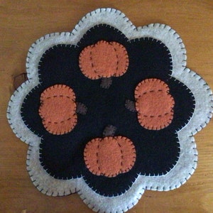 Fall Pumpkin candle mat, Felt penny rug, Centerpiece, Halloween doily, Primitive Stitchery, Rustic Decor, Entryway accent