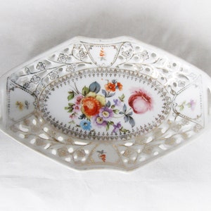 Rudolf Wächter durchbrochener Porzellankorb oval, Anbietschale tief. Retikuliertes Porzellan. Antike deutsche Ware.
