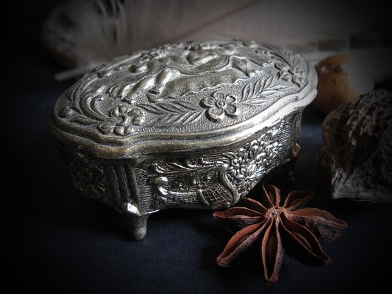 Pat.P Japan old silver tone raised relief jewelry box… - Gem