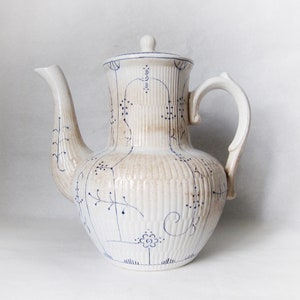Boch Freres La Louviere 1,5 liter coffee pot, Copenhague design. Hand painted blue and white chinoiserie. Antique Belgian pottery.