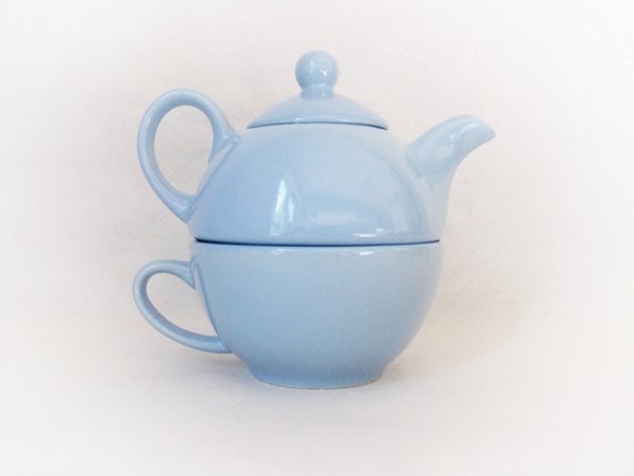 L. Dake & Zn Amsterdam Small Ceramic Teapot and Teacup. Blue