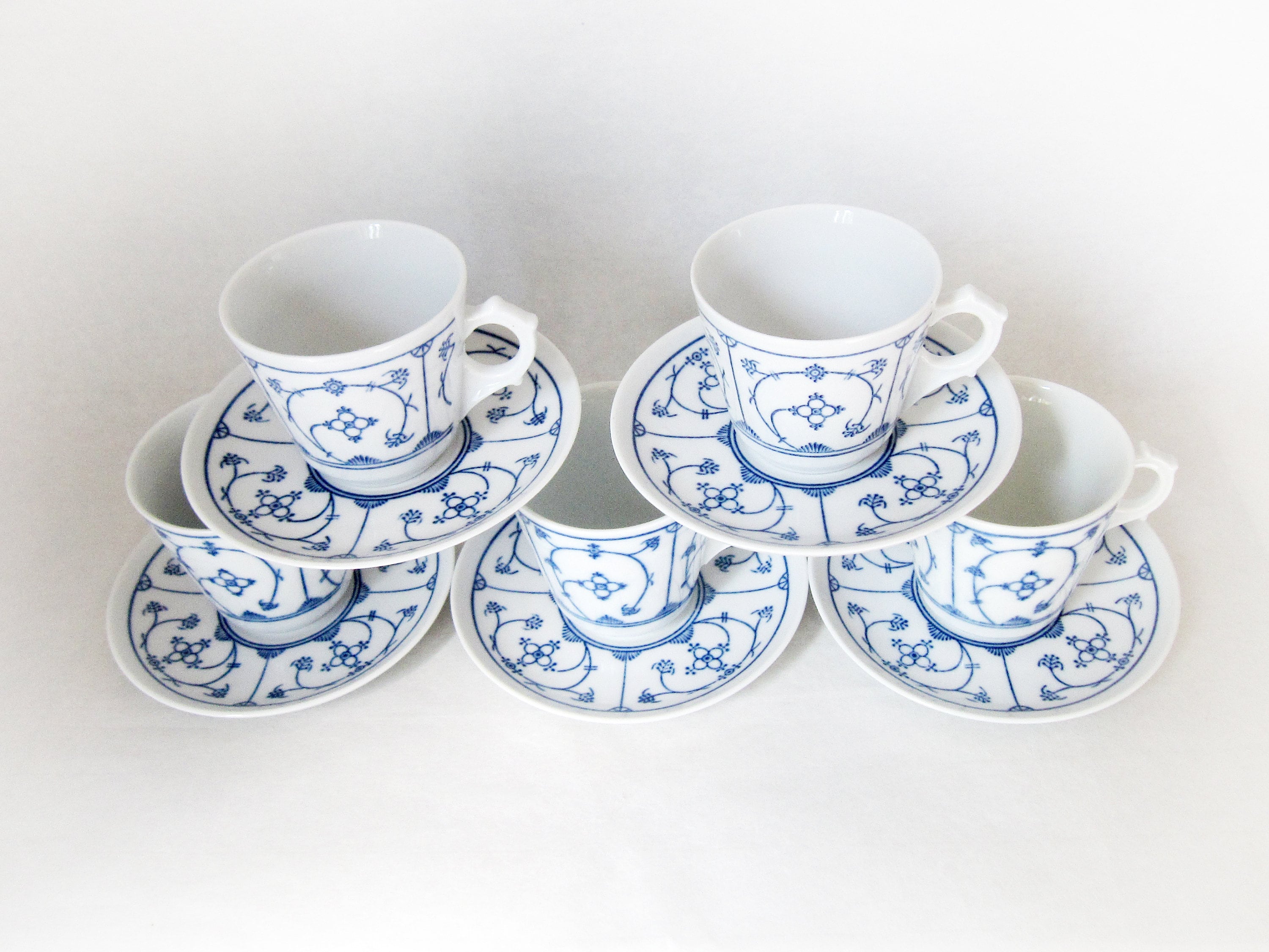 Jäger Eisenberg Blau Saks Porcelain Teacups and Saucers - Etsy UK