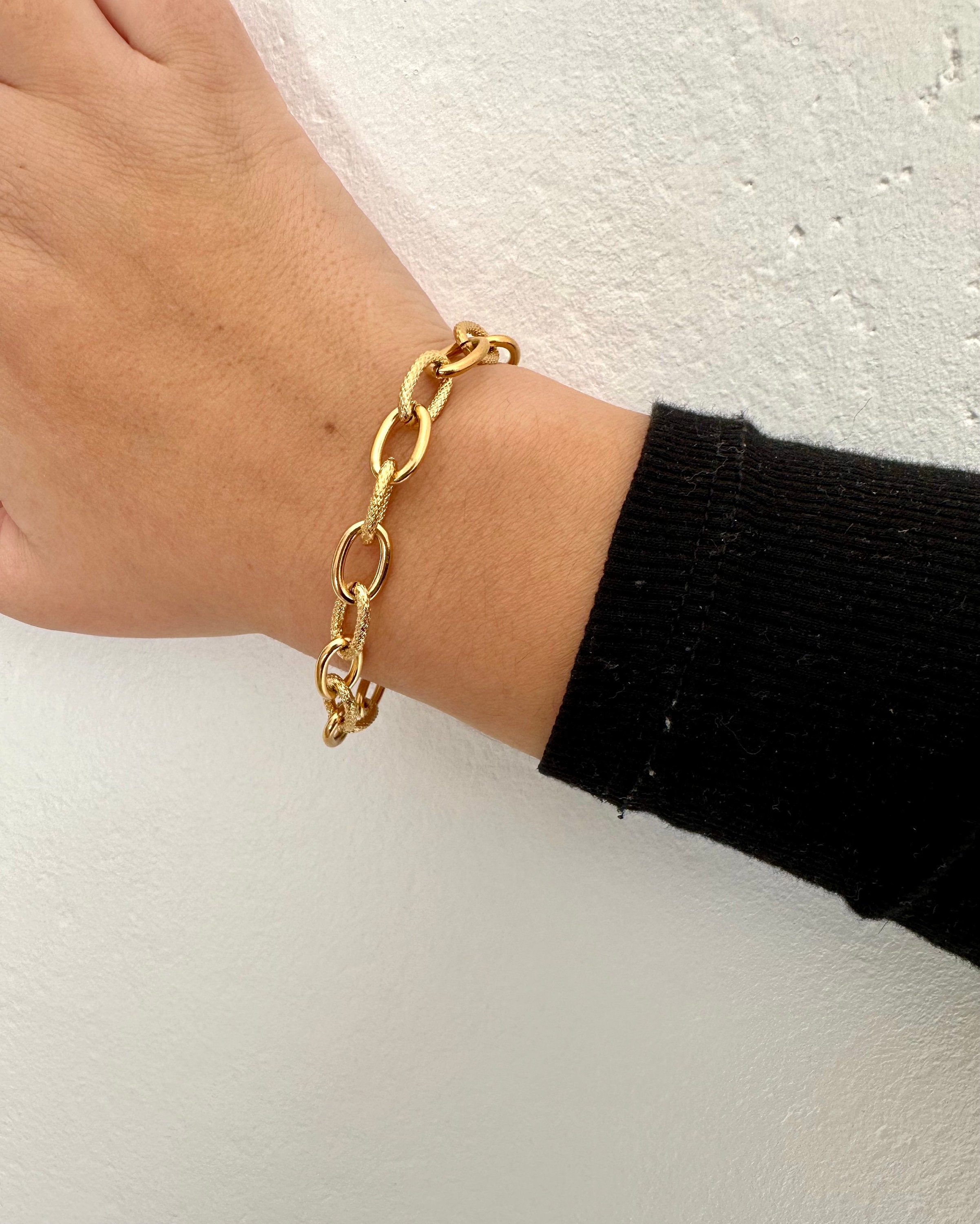 Lot De 4 Bracelets Femme En Acier Inoxydable Doré - Chaînettes élégantes - Neuf Sans Emballage