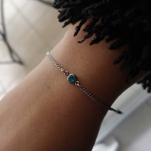 Bracelet chaîne en acier inoxydable et stass bleu